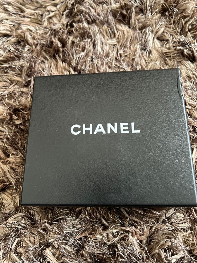 CHANEL キャビアスキン　コンパクトウォレット　ベージュ