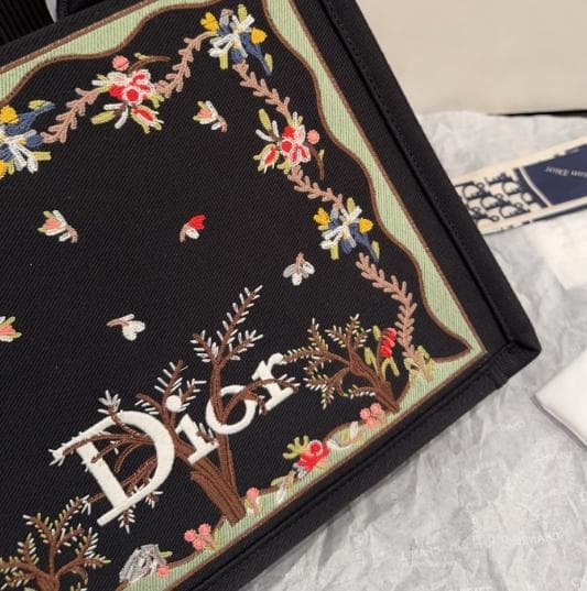 Diōr 刺繍トートバッグ
