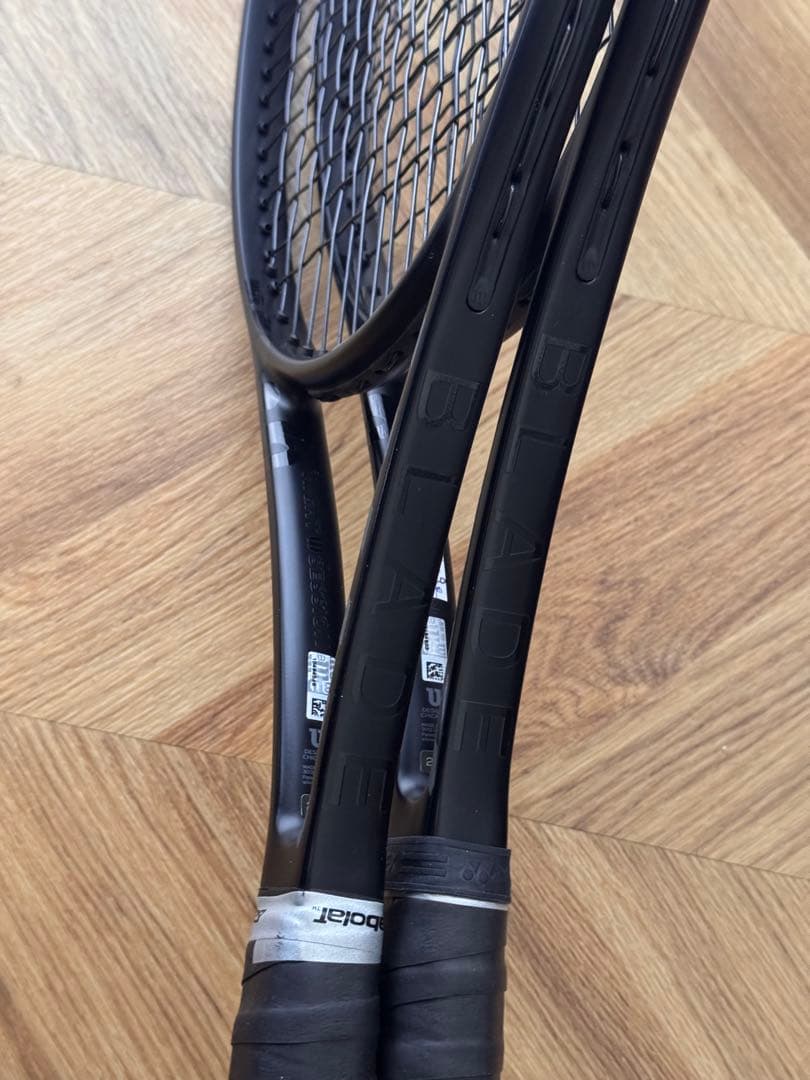 【ベー】Wilson Blade v8 16×19 ナイトセッション 2本