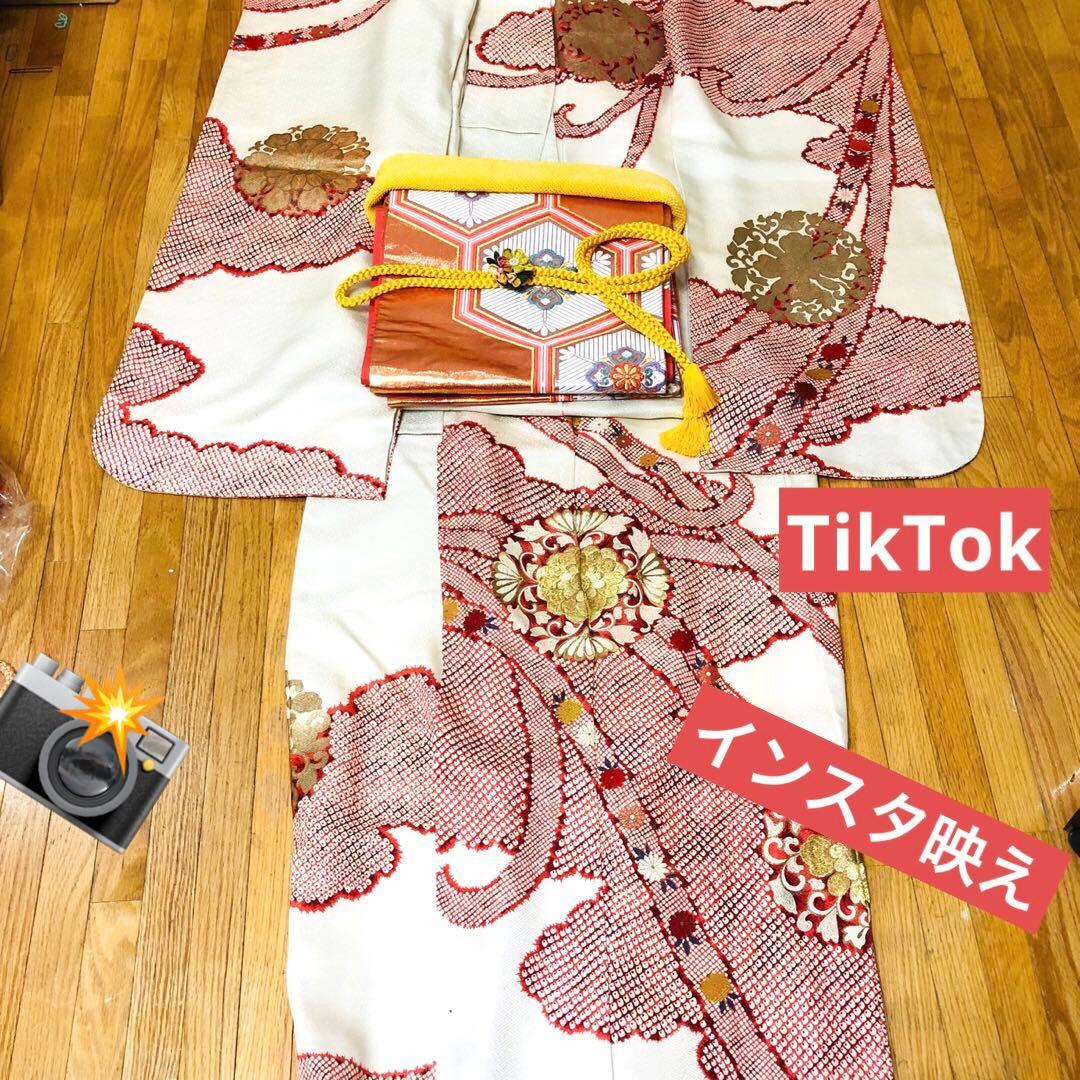 正絹振袖フルセット‼️愛らしいクリーム赤字豪華絞り⭐︎家紋柄金糸刺繍見惚れる金彩逸品