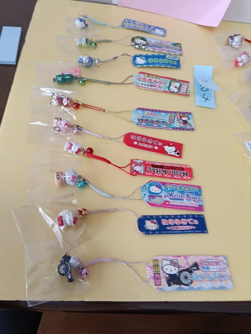 サンリオ　ハローキティ ストラップ 根付けなど100個＋おまけ