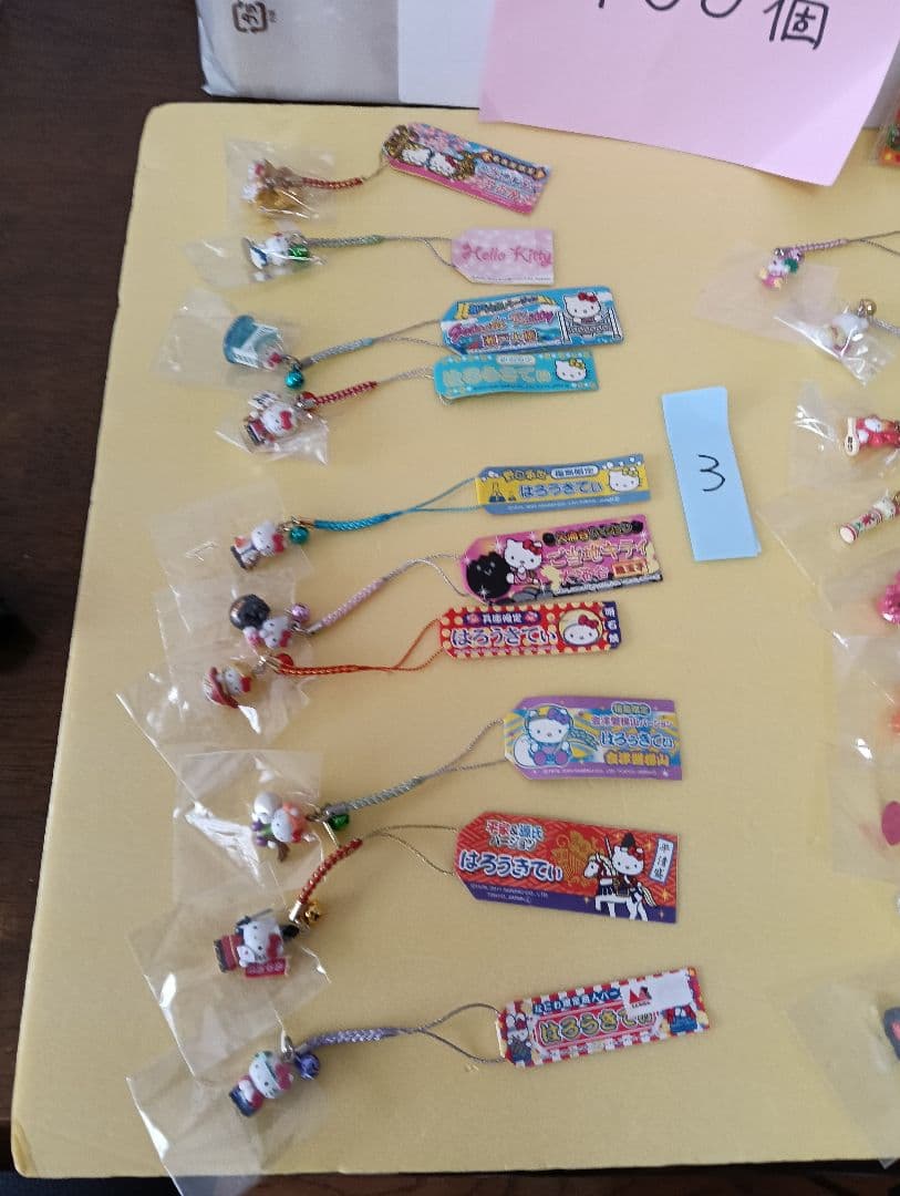 サンリオ　ハローキティ ストラップ 根付けなど100個＋おまけ