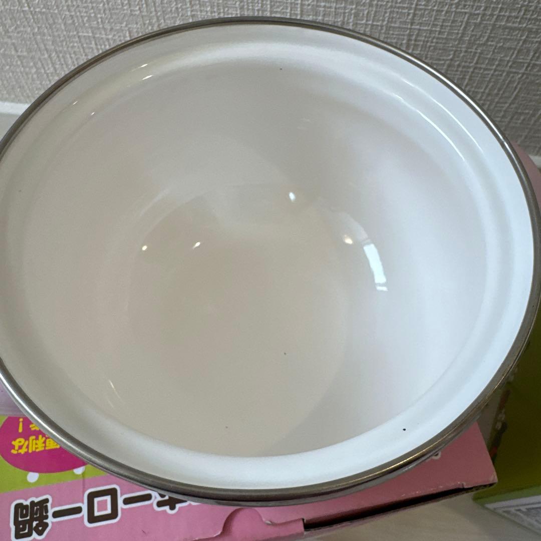 ハローキティ　Hello Kitty ミニホーロー鍋 3点セット