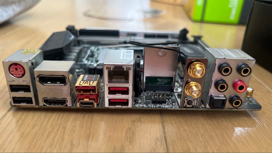 マザーボード MSI Z270I GAMING PRO CARBON