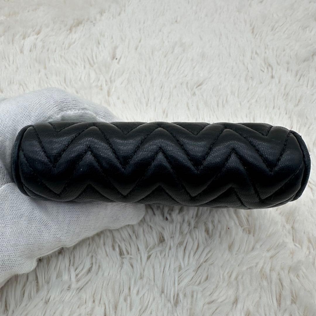✨人気✨ミュウミュウ　二つ折り財布　マテラッセ　キルティング　レザー　黒