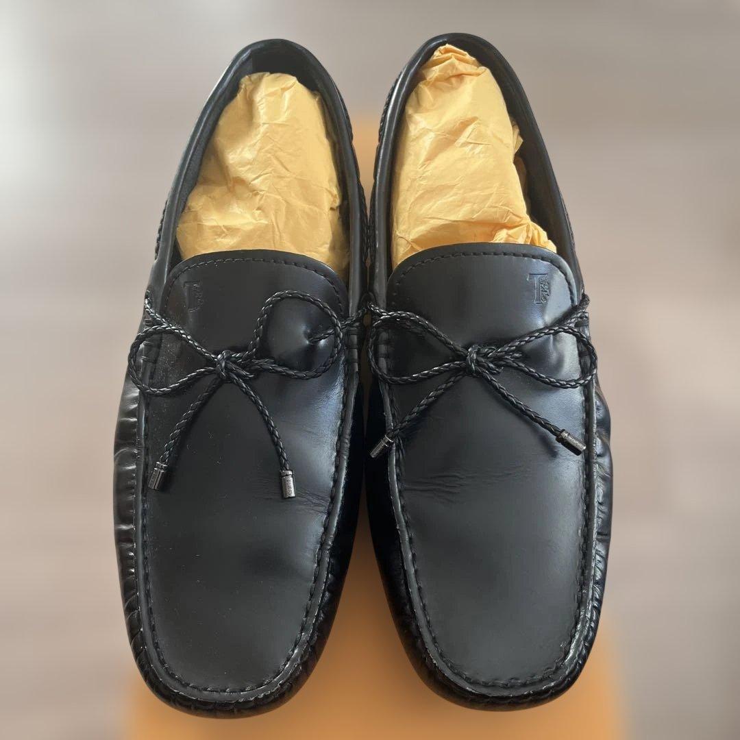 TOD’S. 26.5 黒のモカシン・ドライビングシューズ