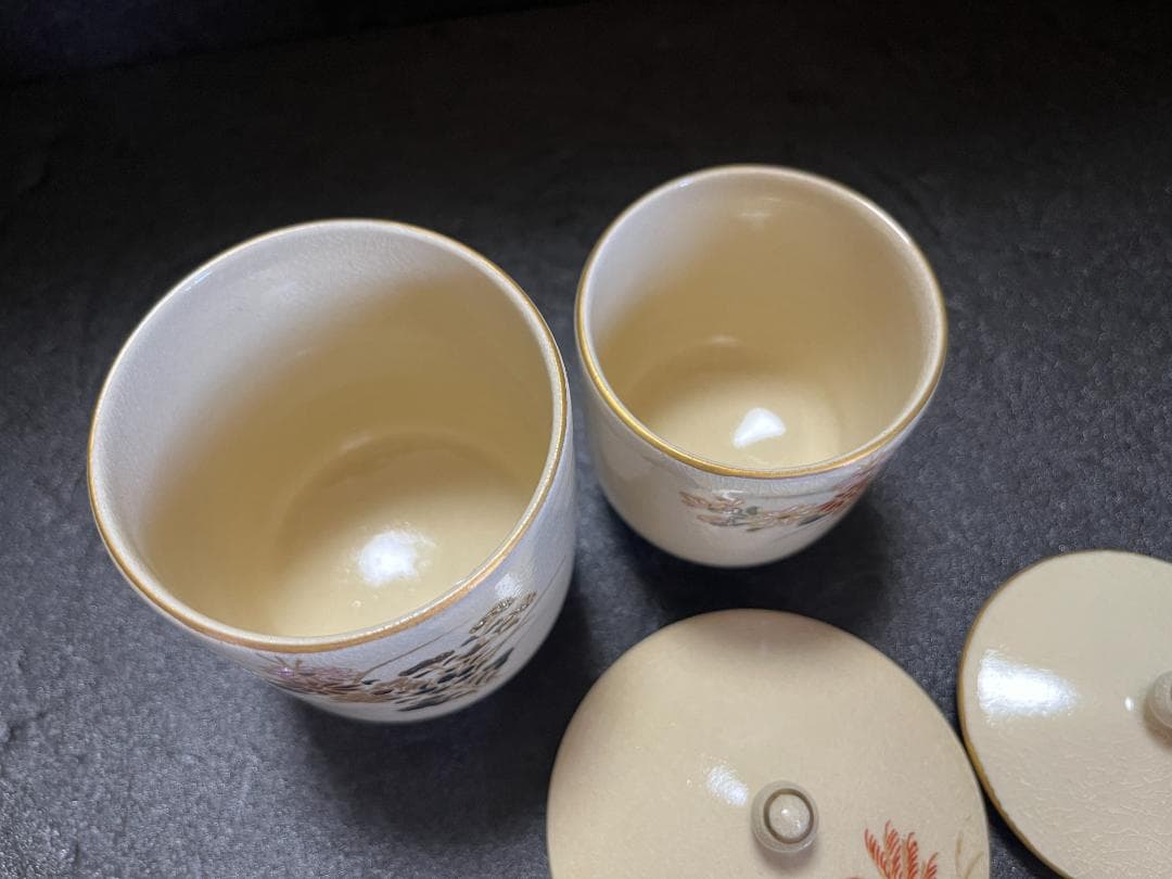 【未使用】　薩摩焼 白薩摩 慶田窯　金彩　蓋付き　夫婦湯呑　湯呑　共箱