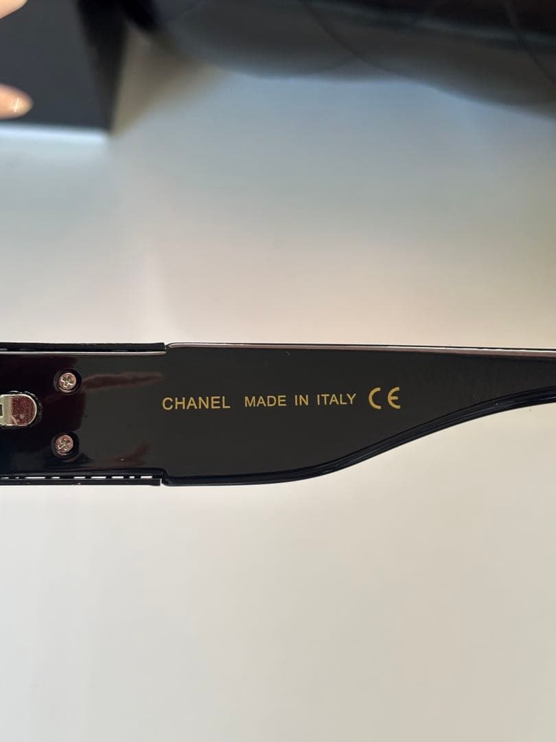 CHANEL 刻印　サングラス　箱&メガネケース付き