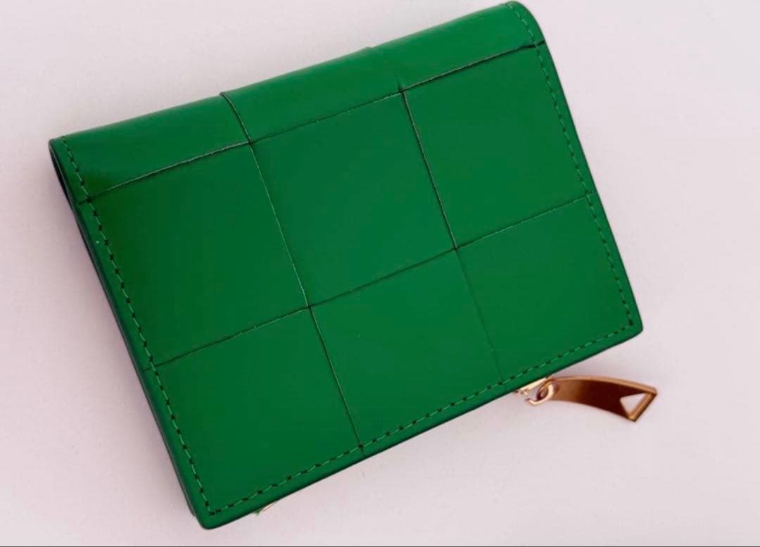 Gooot2me 。BOTTEGA VENETA 二折り財布