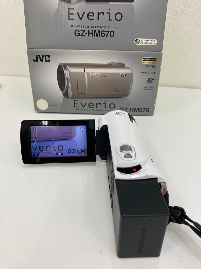 JVC Everio GZ-HM670 ホワイト HD ビデオカメラ
