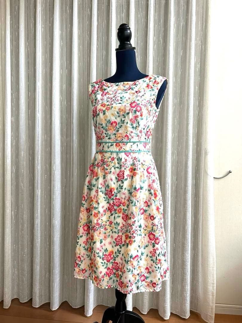 TOCCA[トッカ] 花柄刺繍ノースリーブ ワンピース✿希少サイズ✿6(XL)