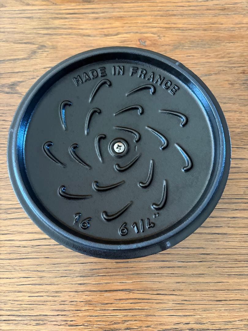 STAUB ワナベ　16 ブラック