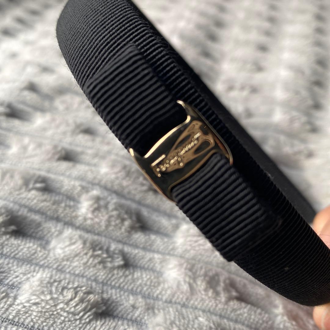Salvatore Ferragamo ヴァラリボン　カチューシャゴールド金具