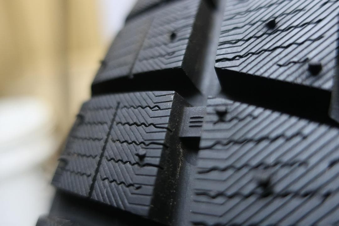 しんしん様送料込　ヨコハマ　アイスガード　IG60　215/50R17　2本