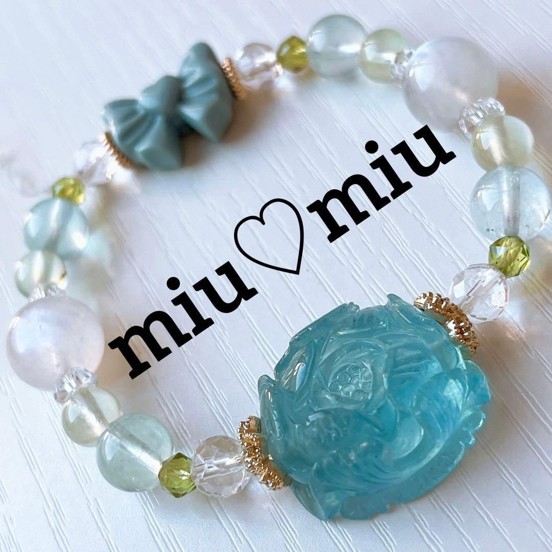 みーちゃん様♥️アクアマリン大粒薔薇＆サザレブレス・大粒ブルームーンストーン天然石