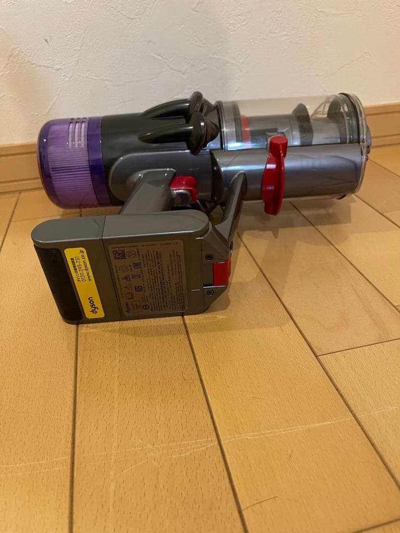 ダイソン Dyson SV18 V12 中古 美品、動作確認清掃済み！