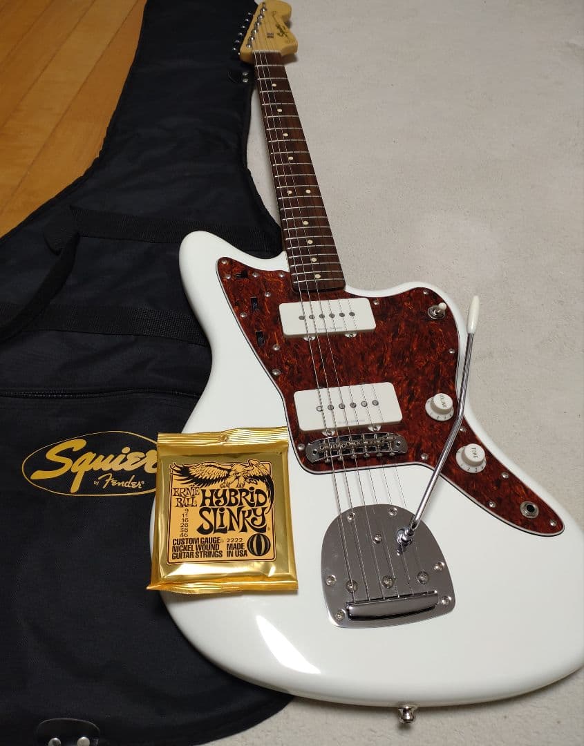 Squier Jazzmaster ホワイト　美品　おまけ付き