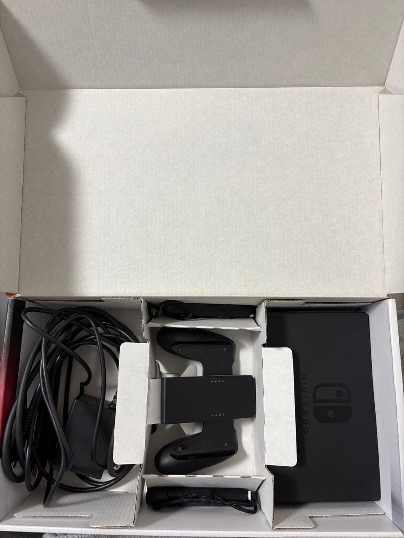 Nintendo Switch 本体 紫/白 Joy-Con付き