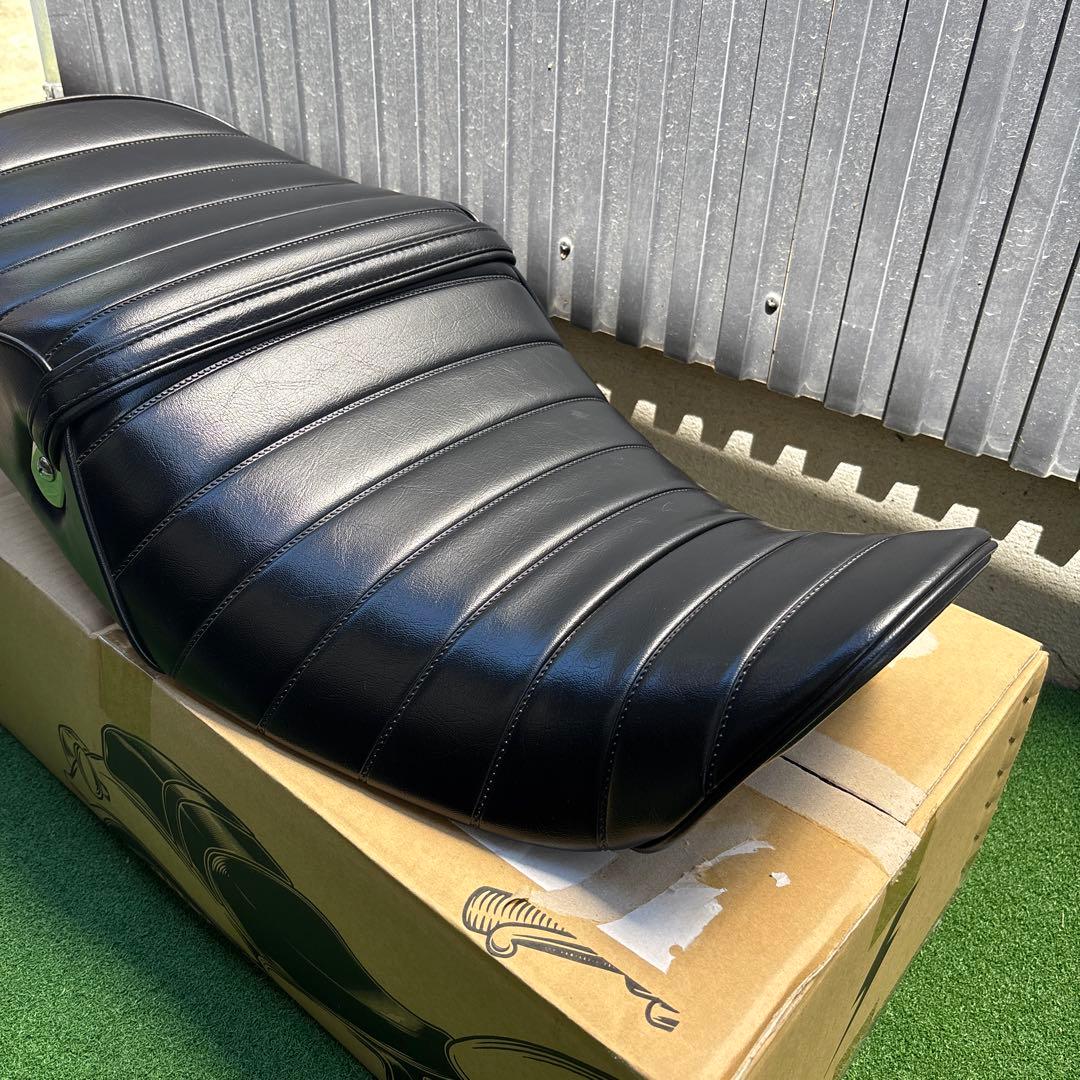 Z900RS 茗荷シート タックロール 艶あり