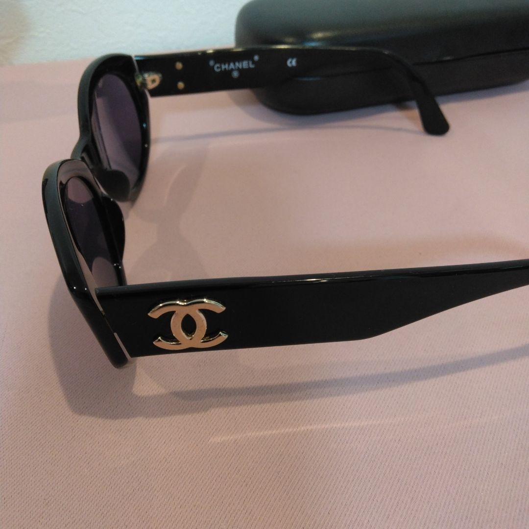 CHANEL ブラック サングラス オーバル型