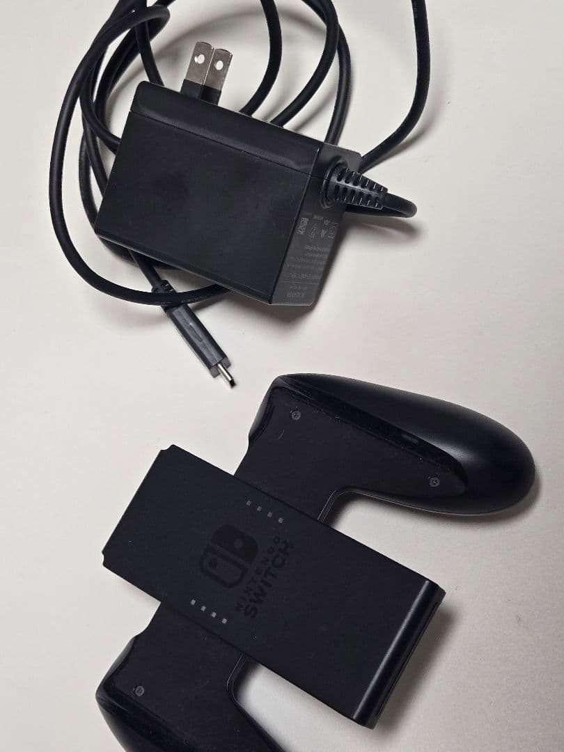 Nintendo Switch 本体 充電器 （ジョイコン無し）