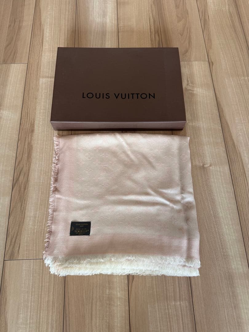 LOUIS VUITTON(ルイヴィトン) 大判ショール　サクラピンク