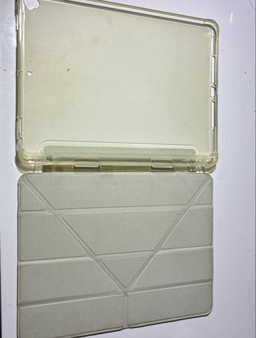 Room329VINTAGE  iPad 第9世代 256GB（刻印入り）
