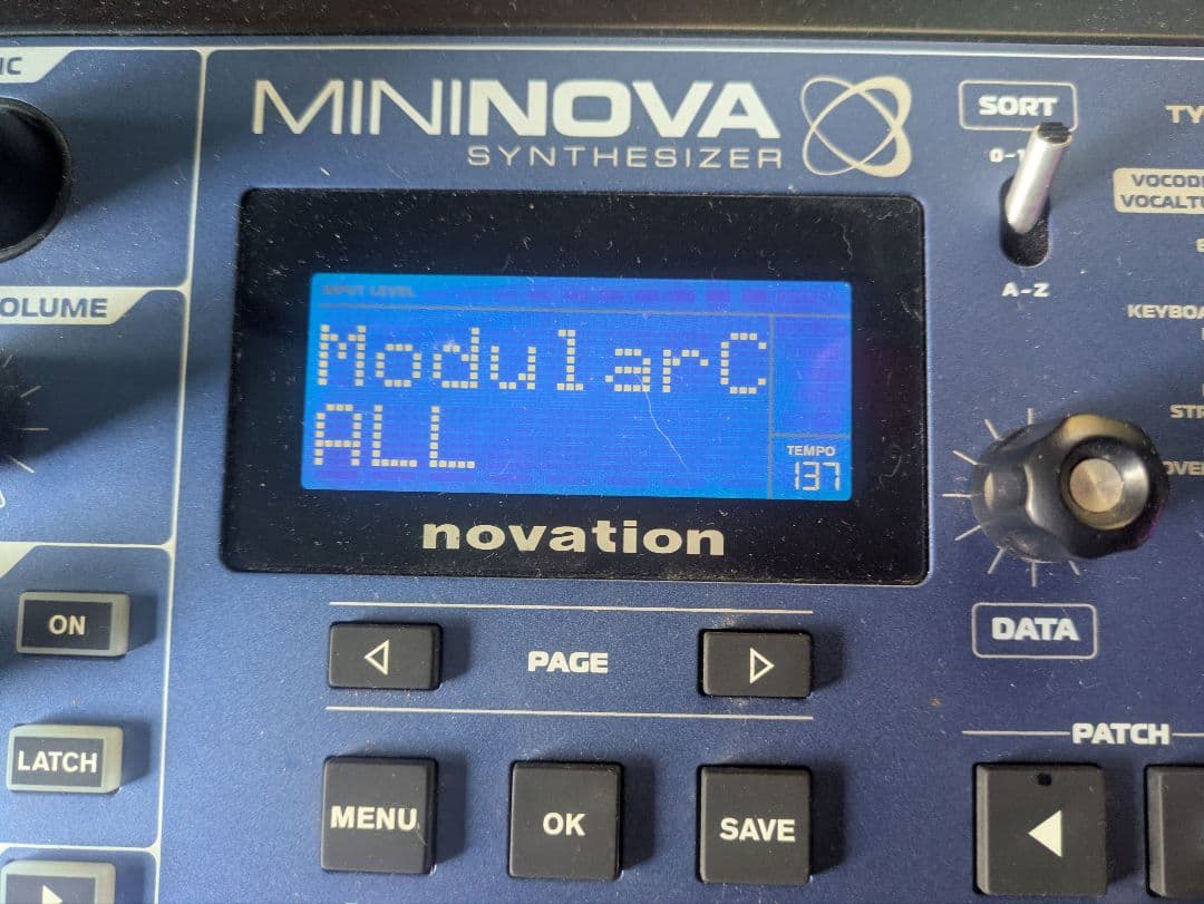Novation MININOVA アナログシンセサイザー！