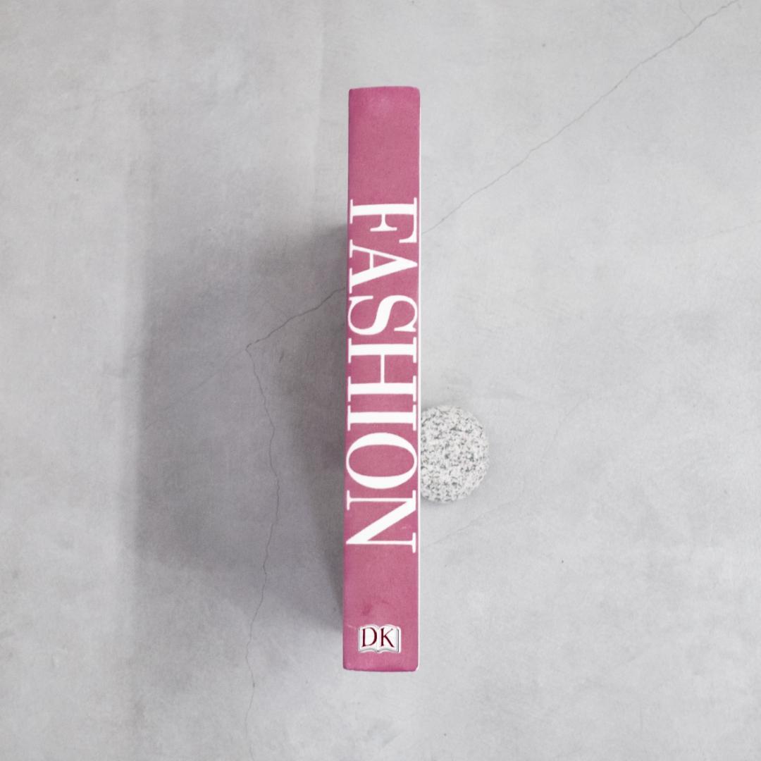 洋書 THE ULTIMATE BOOK OF COSTUME FASHION