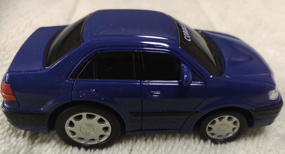 8th COROLLA ミニカー 青色