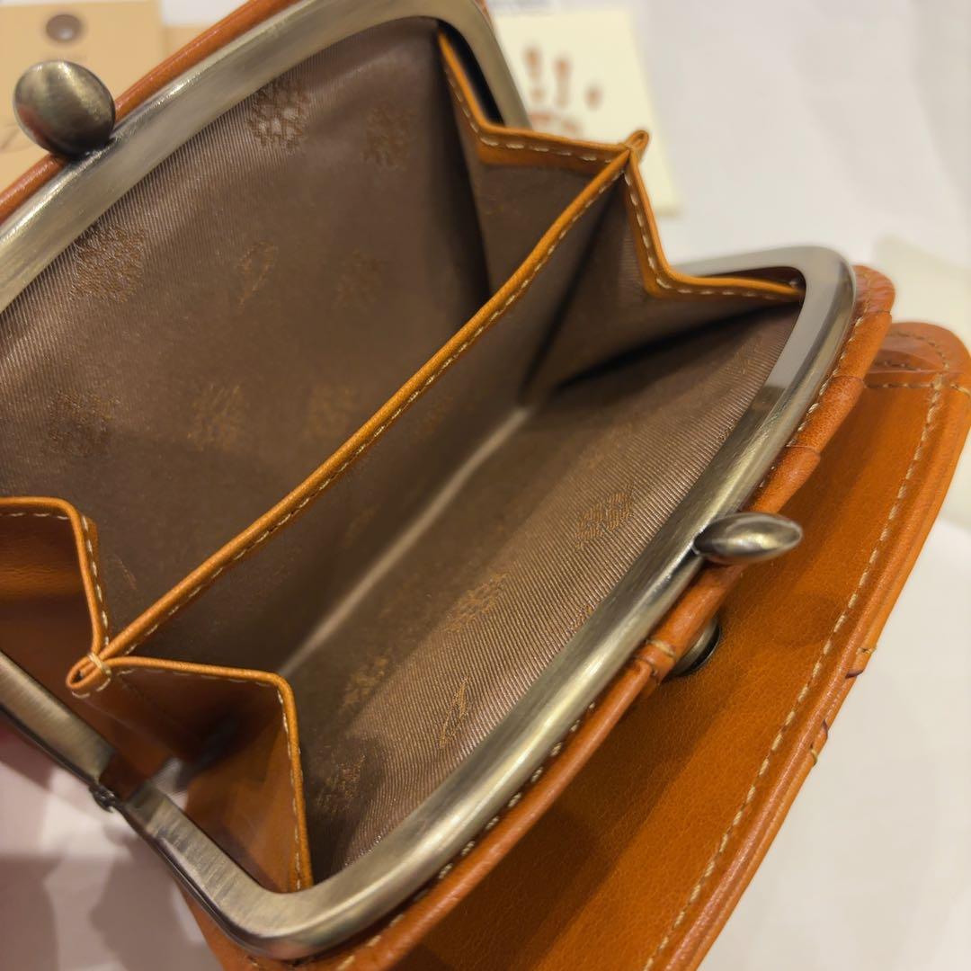 新品　ダコタ　マーゴット　二つ折り　財布　 ラウンドファスナー　レザー　がま口