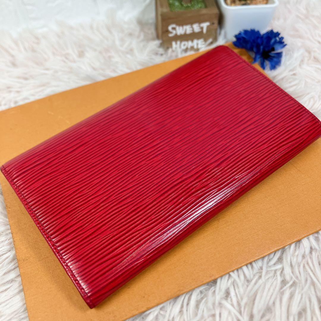 美品 ルイヴィトン 長財布 インターナショナル エピ 三つ折り財布 赤 レッド