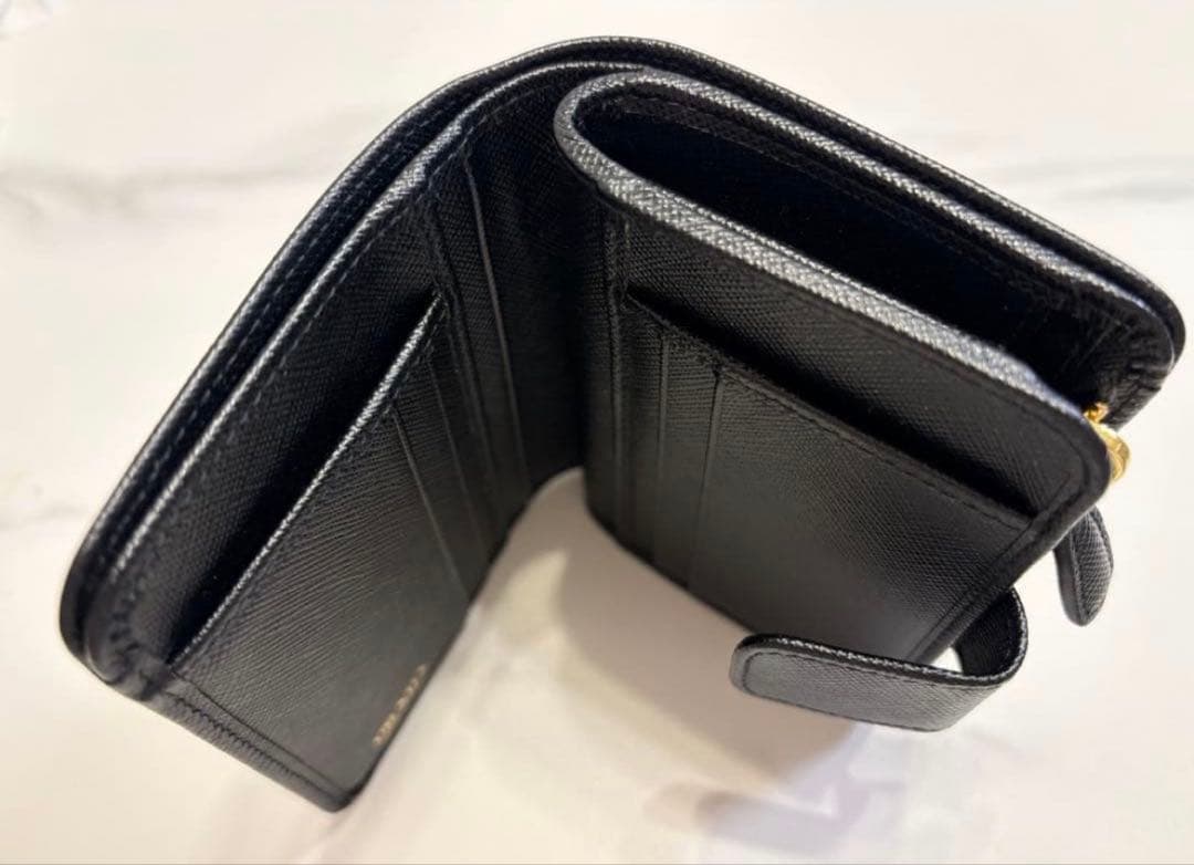 PRADA 財布　サフィアーノレザー