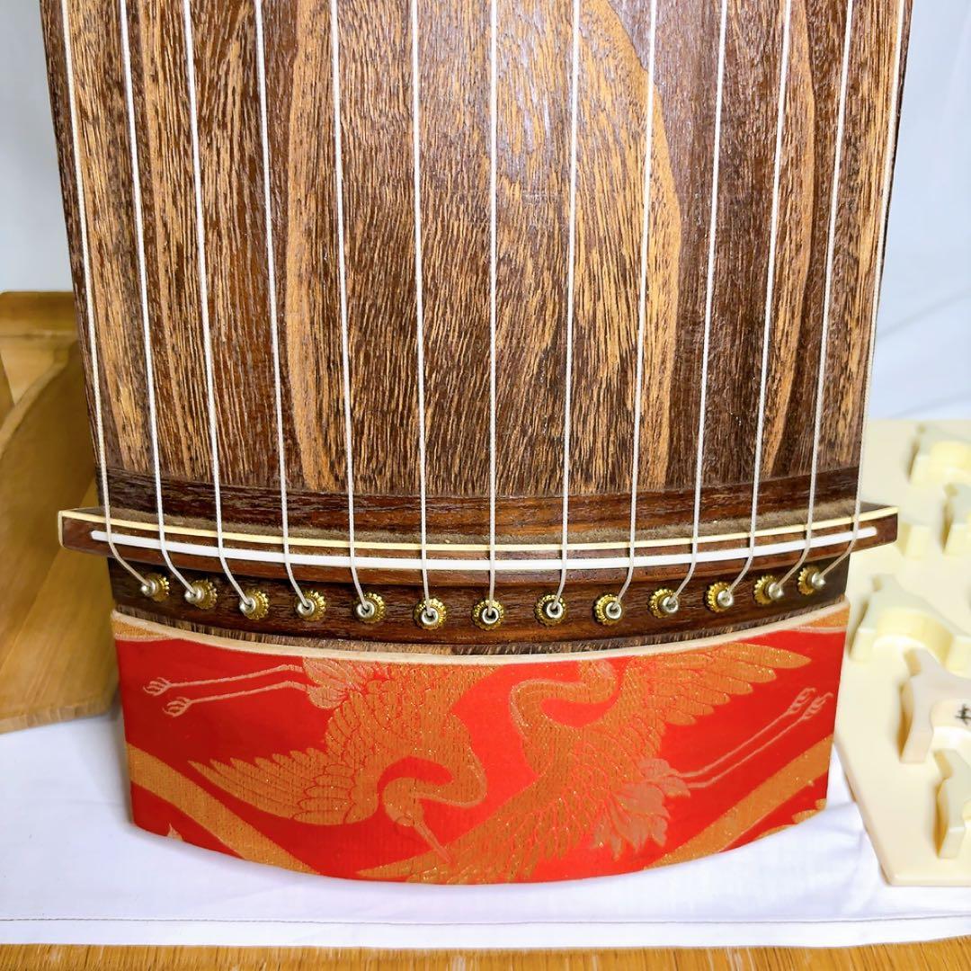 【美品】 琴 筝 和楽器 13弦 琴柱・譜面立て・琴糸付属【直接引き取り可】