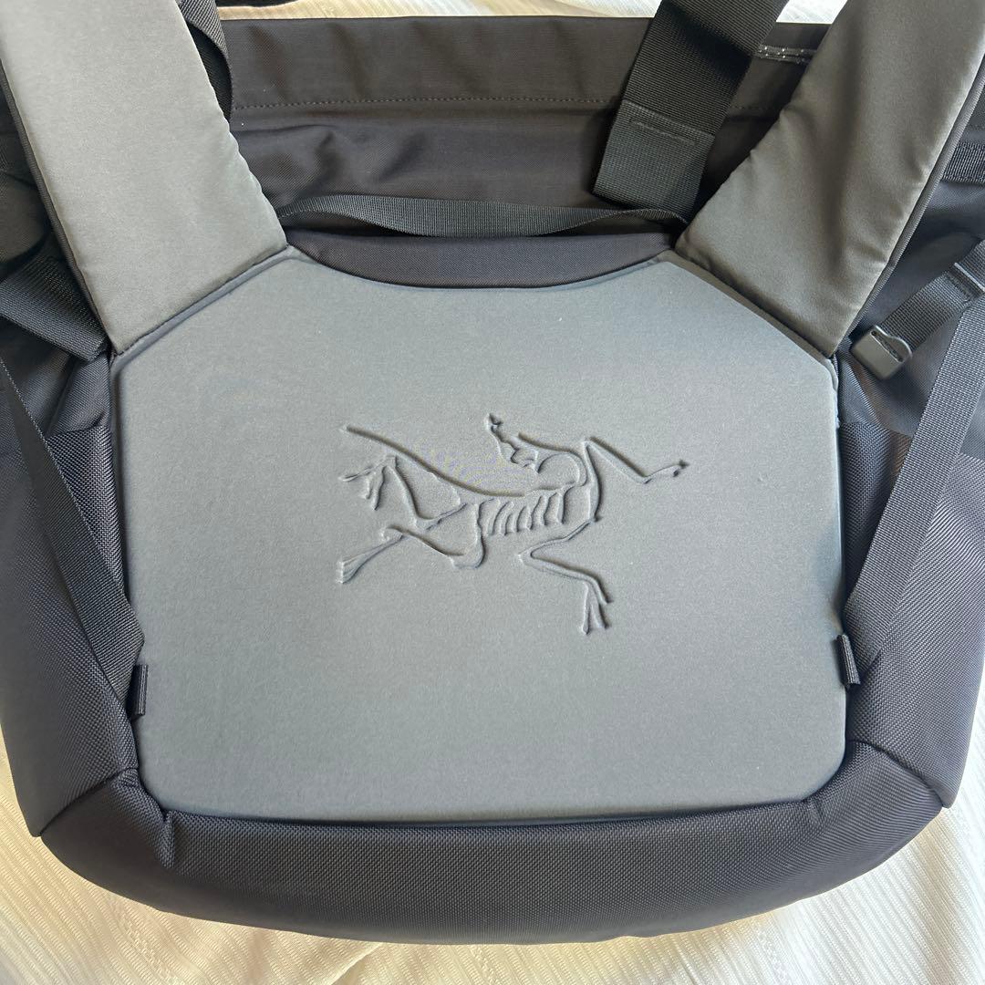 ARC'TERYX MISTRAL 16 ショルダーバッグ