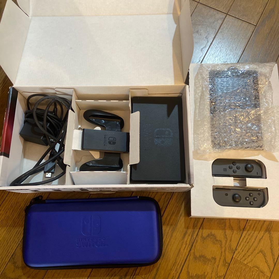 Nintendo Switchグレー 本体 充電ケーブル付き.スイッチケース付属