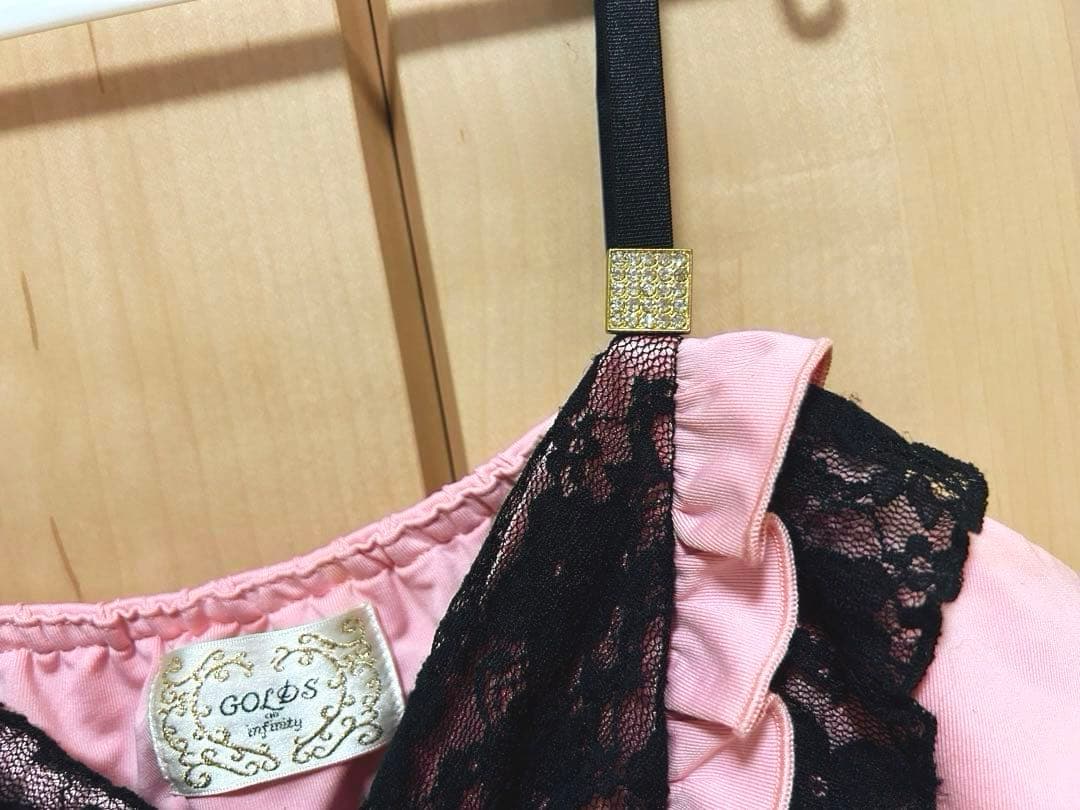 GOLDS♡肩紐ビジュー♡ふりふりラッフルフリル♡レースキャミトップス♡ピンク