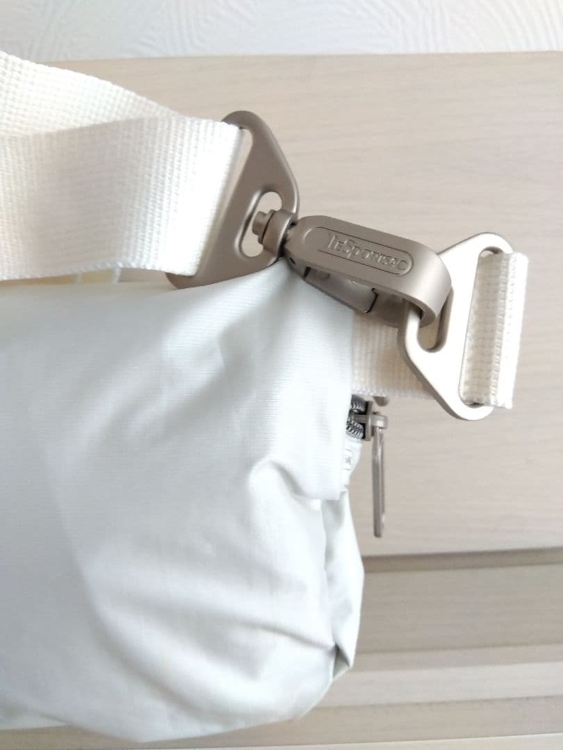美品　レスポートサック　ESSENTIAL BELT BAG