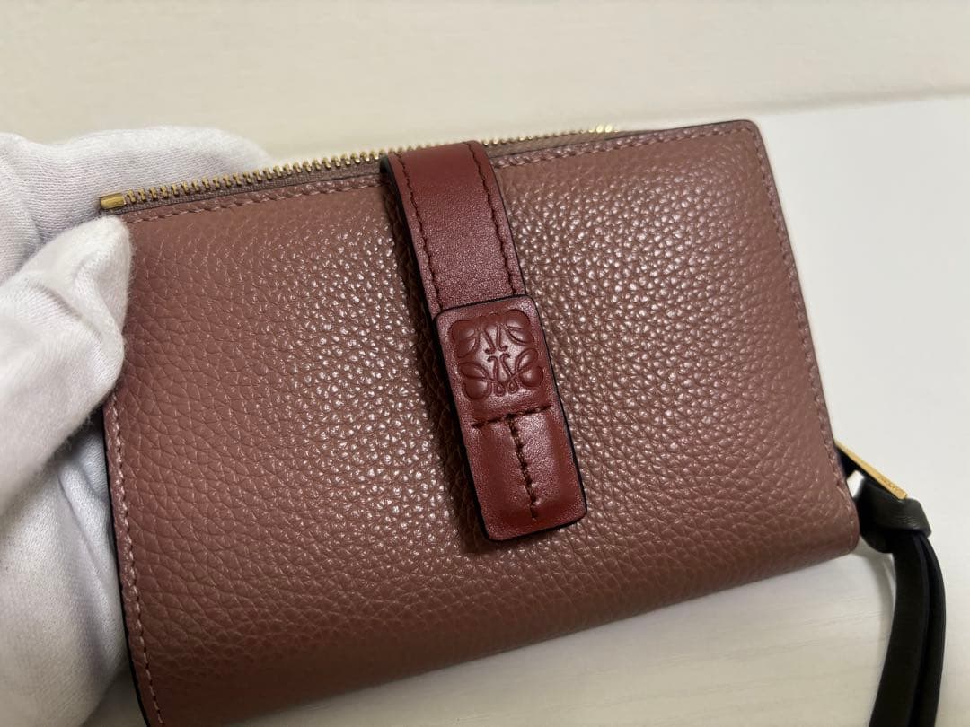 未使用 LOEWE ロエベ アナグラム ピンク 二つ折り財布