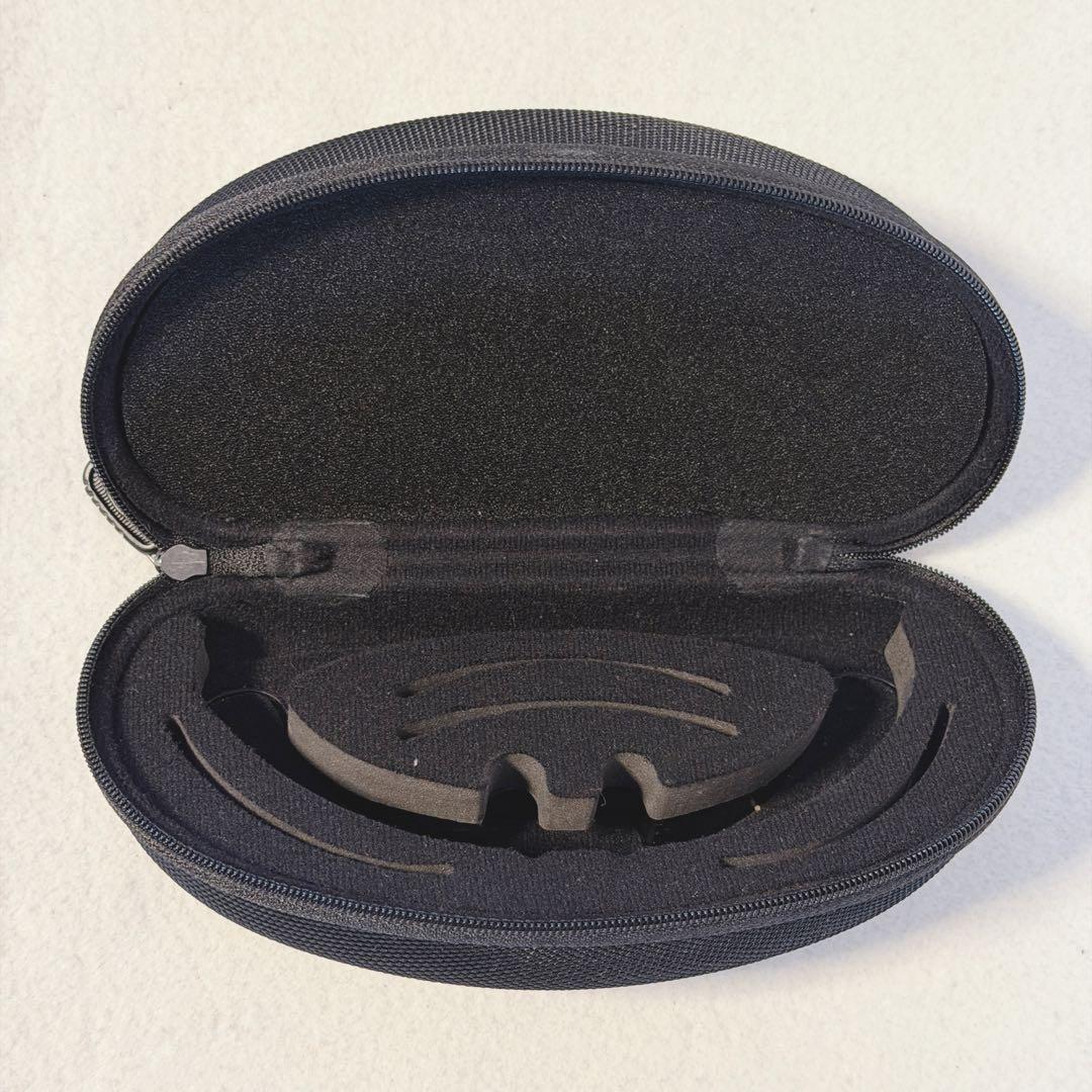 良品 OAKLEY オークリー レーシングジャケット カーボン調 ケース付き 袋