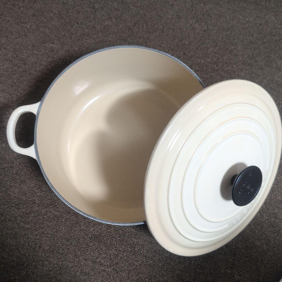LE CREUSET 両手鍋 24センチ鍋 人気カラーデューン