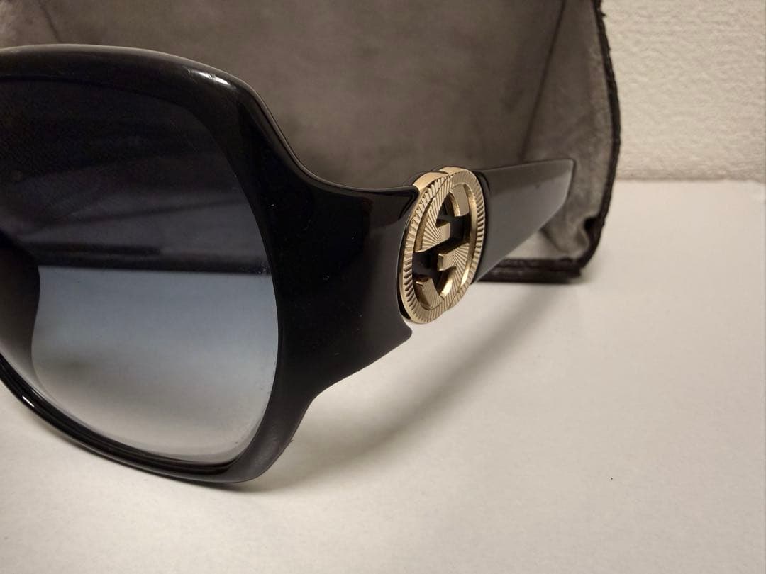 GUCCI グッチ　ブラック サングラス グラデーション GG3173