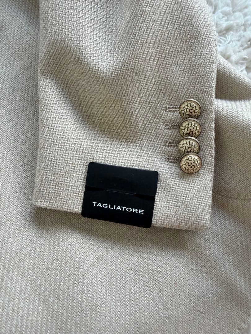 新品未使用タグ付きTAGLIATORE タリアトーレ ジャケット 48エクリュ