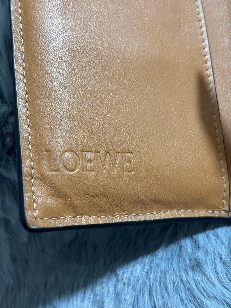 LOEWE スリム ジップ バイフォールド ウォレット