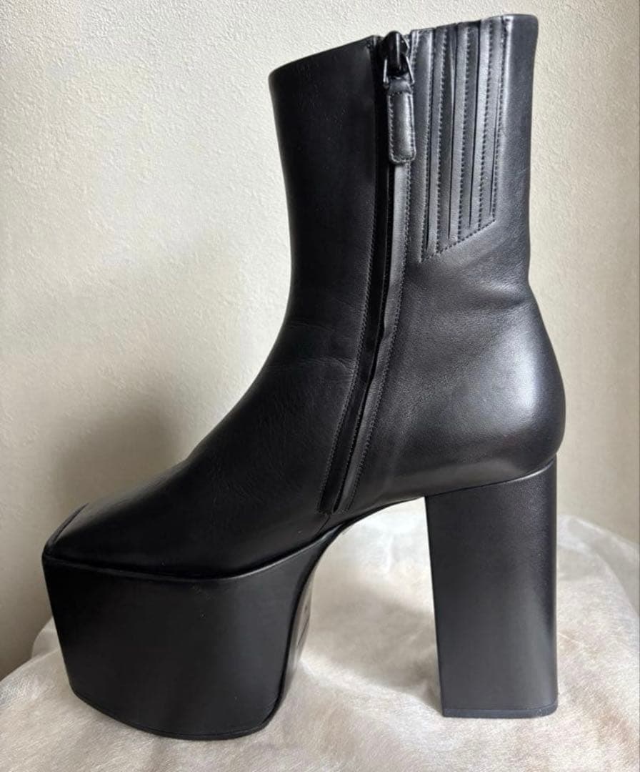 BALENCIAGA プラットフォームブーツ