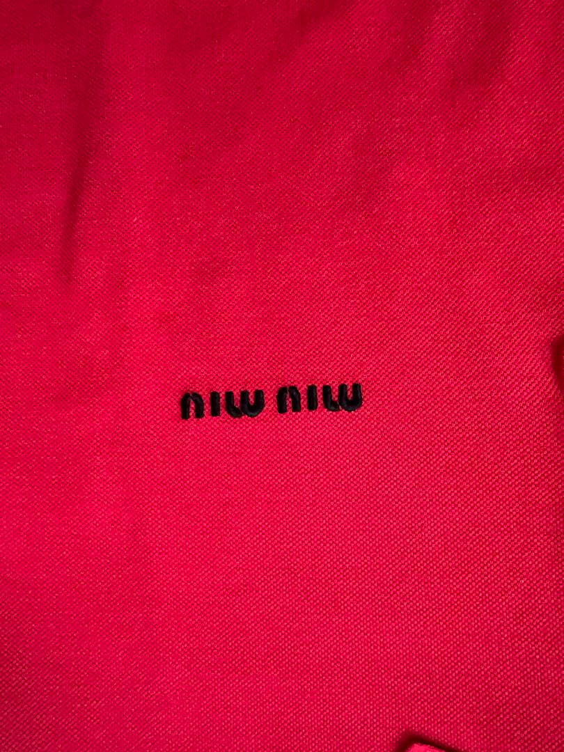 miu miu 赤 ポロシャツ イタリア製