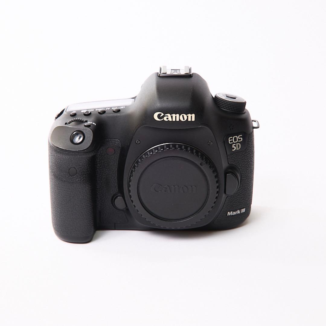 Canon EOS 5D Mark III 本体と付属品