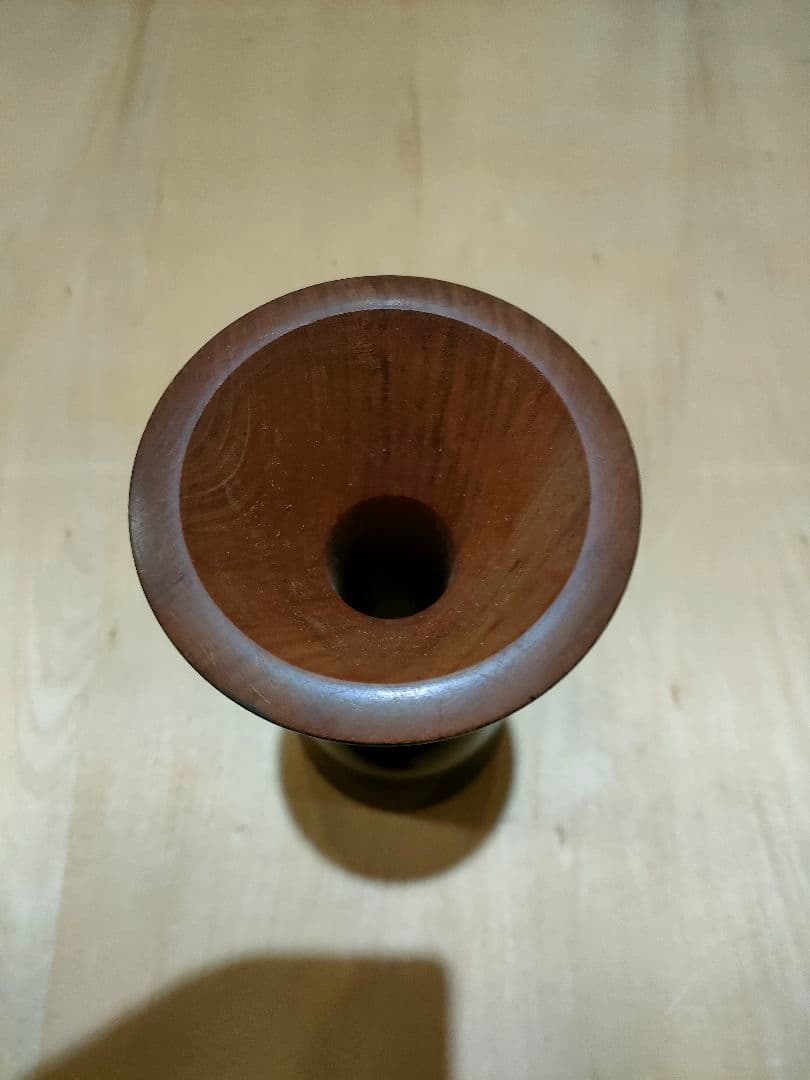 小鼓の胴と古い皮と紐