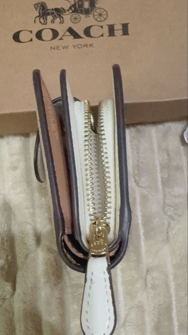 『中古』COACH ベージュ 二つ折り財布