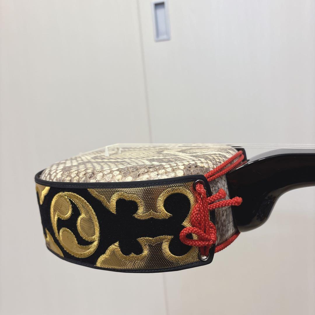【送料込】 【美品】沖縄三線 人工皮張り 高級三線 【専用ケース付】